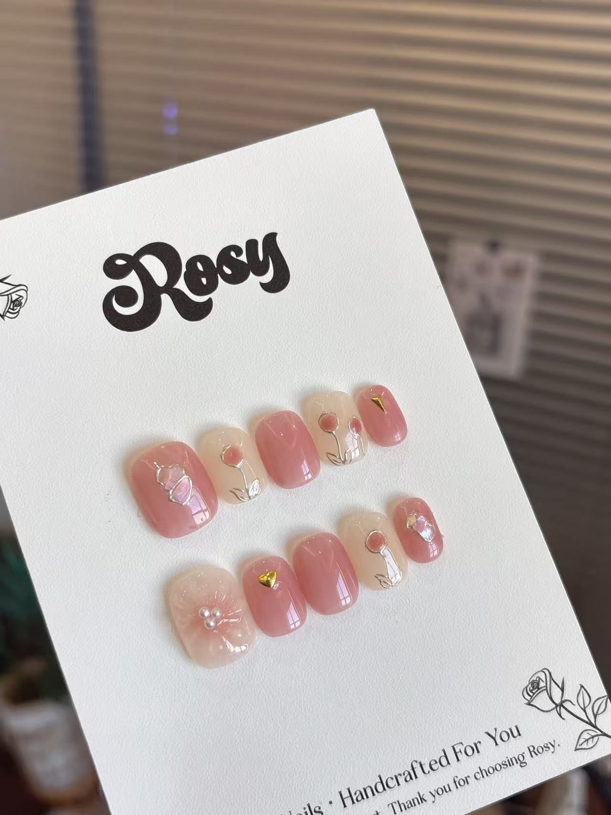 Blooming Whisper 花頭裸色韓系穿戴甲 Rosy Nails 香港