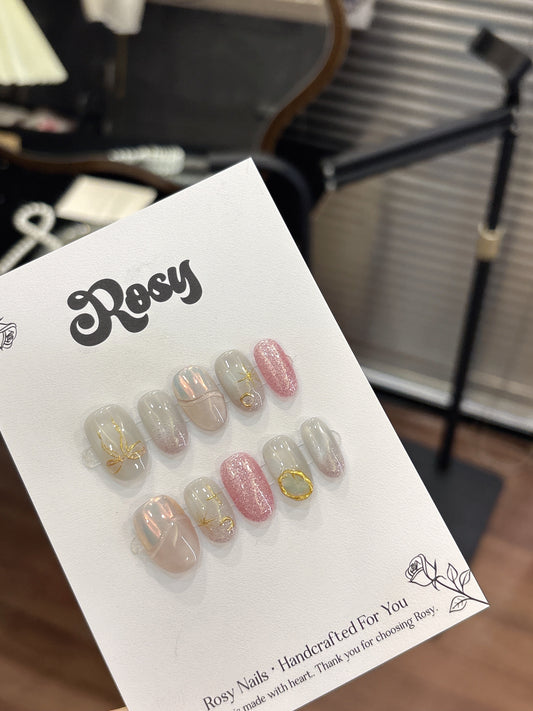 Moonlit Rosy Vei