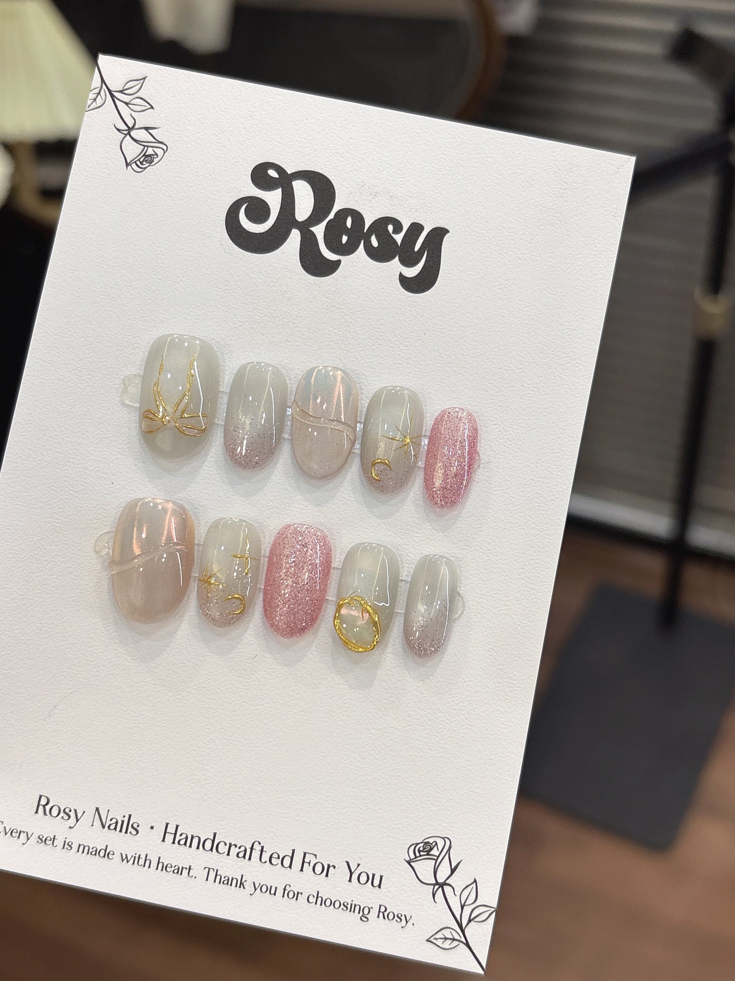 Moonlit Rosy Vei