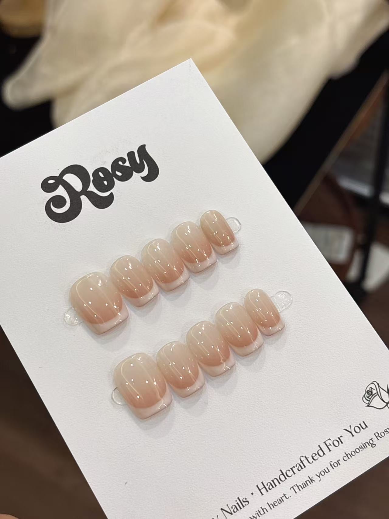 Soft Peach 蜜桃色韓系穿戴甲 Rosy Nails 香港