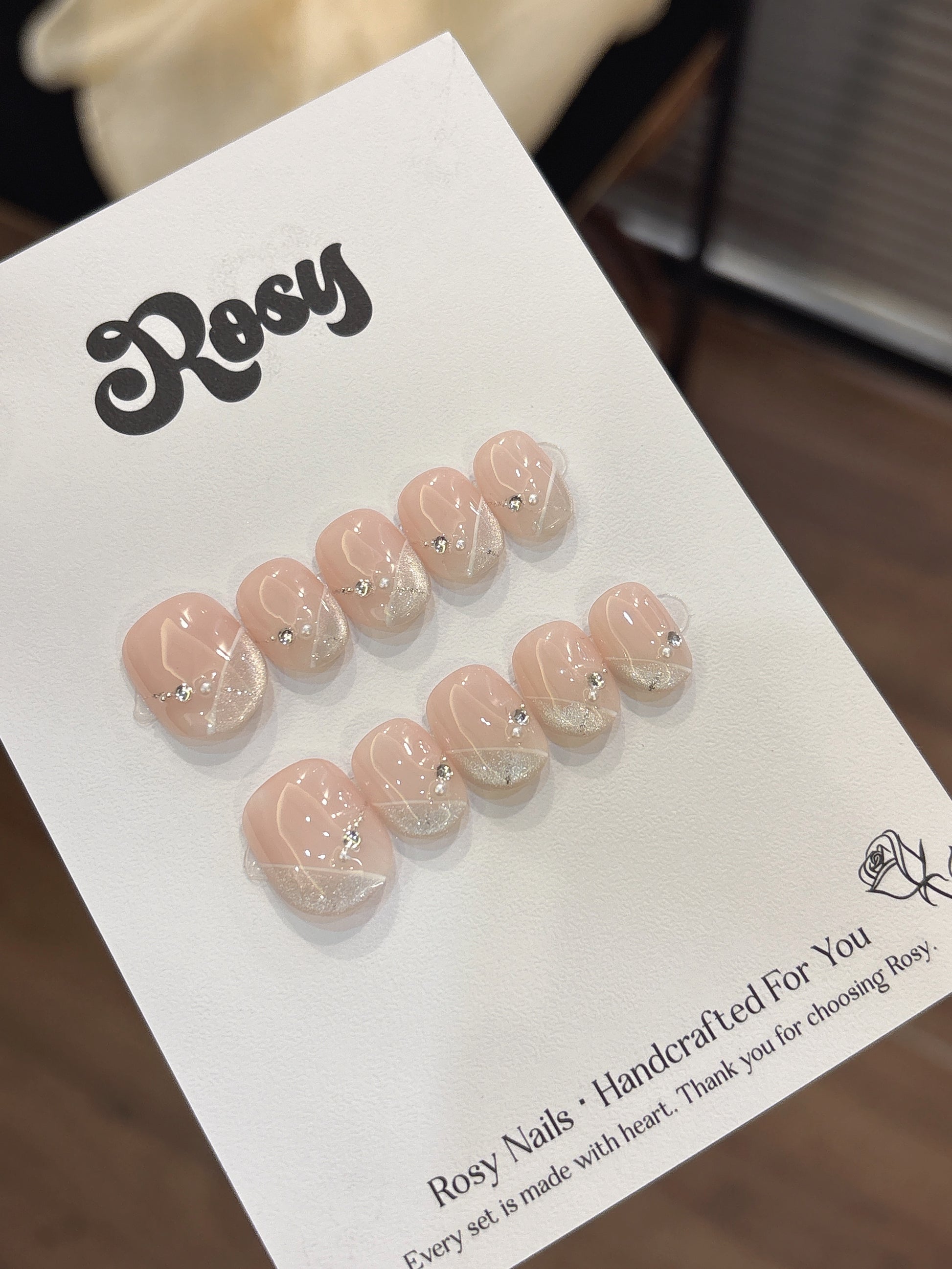 Gentle Arc 柔弧線條韓系穿戴甲 Rosy Nails 香港