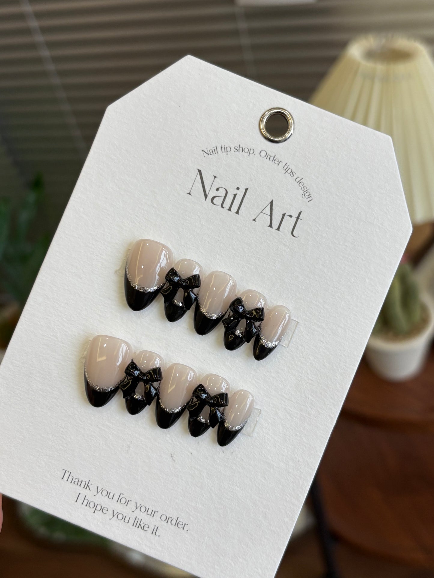 Noir Ribbon